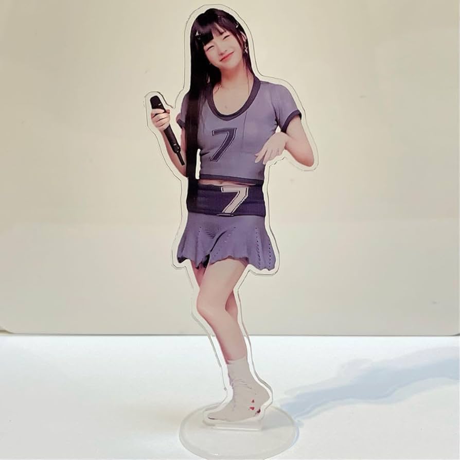 ILLIT アイリット アクリルスタンド 全5種 ILLIT アイリット アクリルスタンド 全5種 - メルカリ